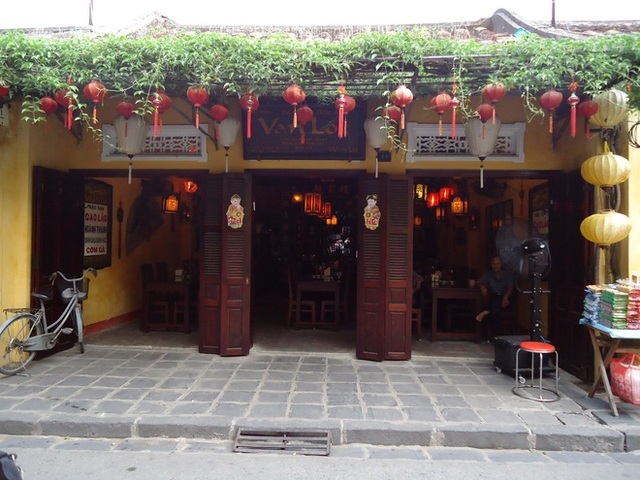 Nhà hàng Vạn Lộc