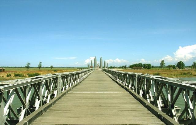 Khu di tích sông Bến Hải - cầu Hiền Lương
