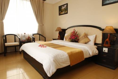 Quynh Huong Hotel