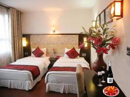 New Moon Hotel