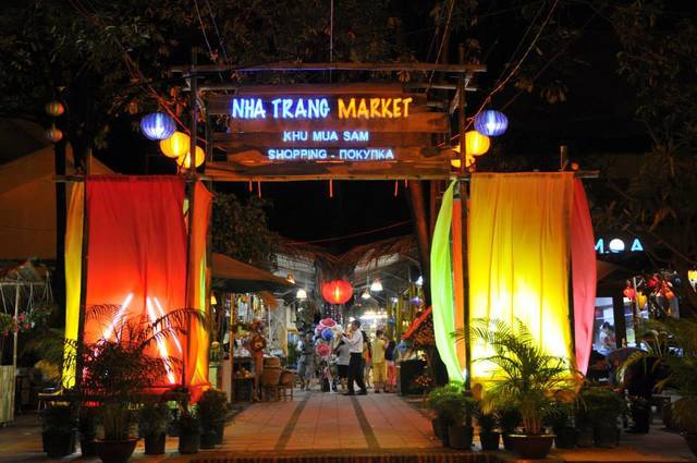 Phố Đi Bộ - Chợ Đêm Nha Trang