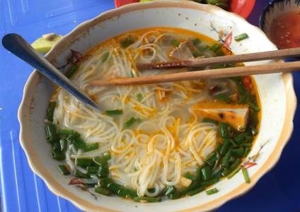 Bánh Canh Cá Vỉa Hè - Trần Văn Ơn
