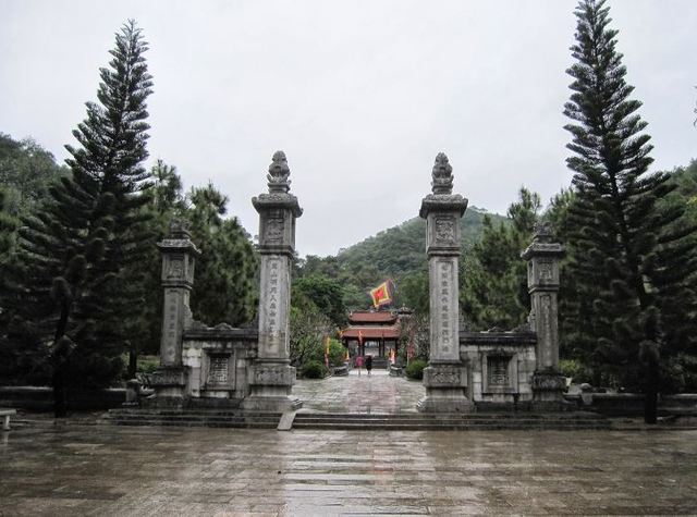 Đền thờ Nguyễn Trãi (Ức Trai linh từ)