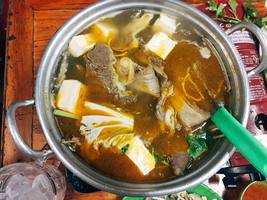 Lẩu bò Quán Gỗ