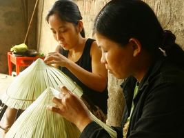 Làng nghề nón lá Trà Lộc