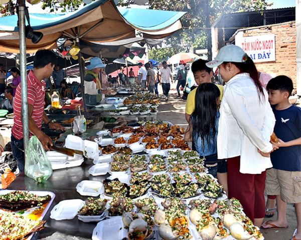 Chợ hải sản Hồ Tràm