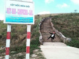 Ngã ba Đông Dương - Bờ Y Photo 3