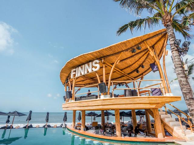 Finn’s Beach Club