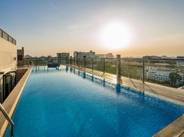 Luxury Apartments with Rooftop Pool & Gym - Avalon