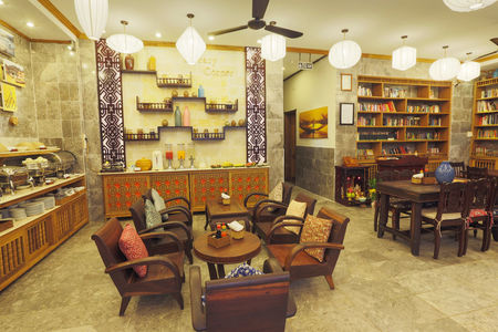17 Vinh Hung Library Hotel Triphunter