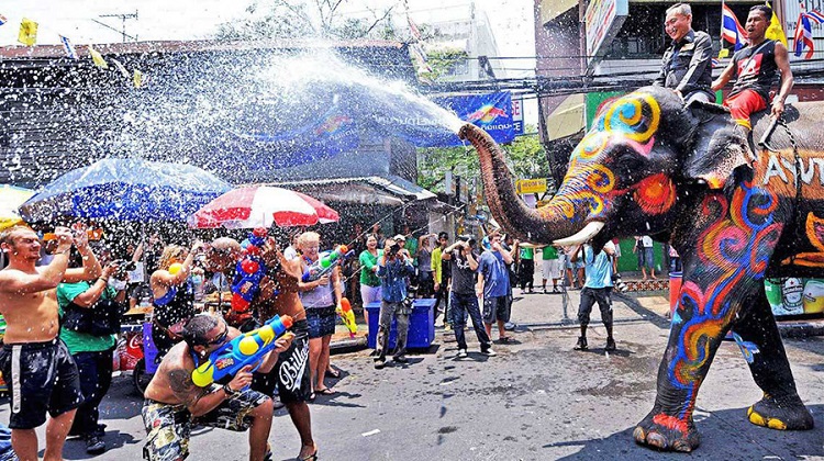 Lễ hội té nước Songkran 2019 - Trải nghiệm sự kiện độc đáo nhất Thái Lan